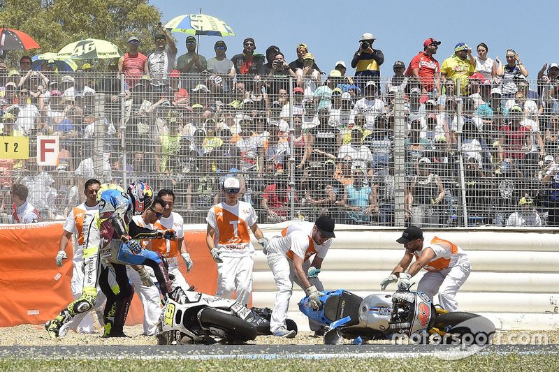 Crash: Alvaro Bautista, Aspar Racing Team; Jack Miller, Estrella Galicia 0,0 Marc VDS