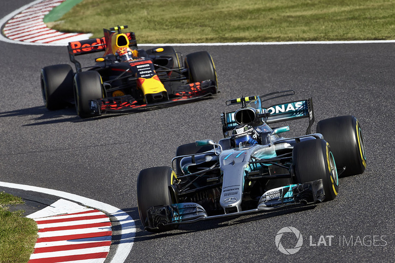 Valtteri Bottas, Mercedes AMG F1 W08, Max Verstappen, Red Bull Racing RB13