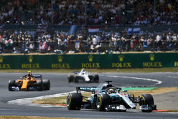 Льюіс Хемілтон, Mercedes AMG F1 W09, Стоффель Вандорн, McLaren MCL33