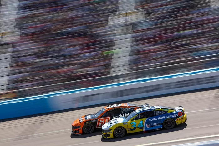 Ryan Preece, RFK Racing, Todd Gilliland, Front Row Motorsports