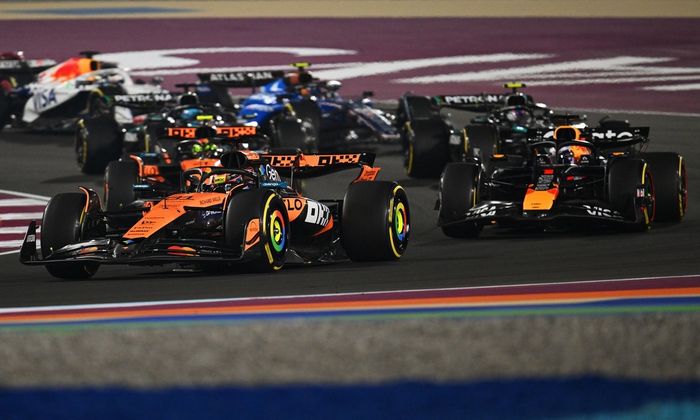 Oscar Piastri, McLaren, Max Verstappen, Red Bull Racing