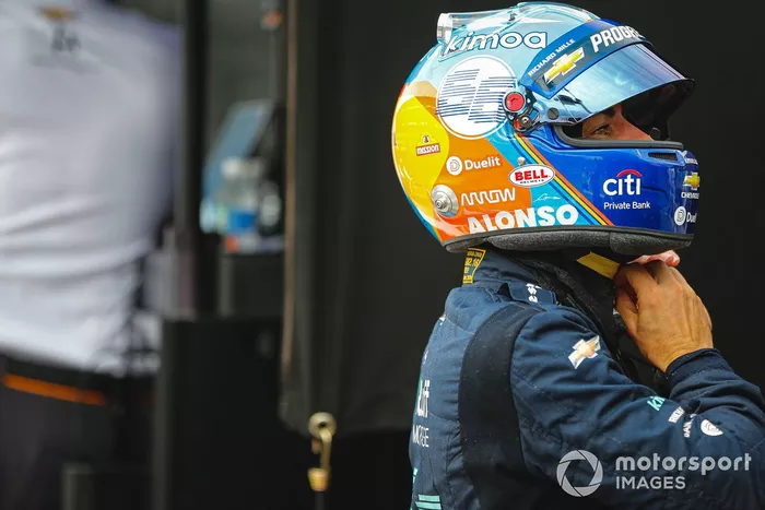 El casco de Fernando Alonso en las 500 millas de Indianápolis 2020