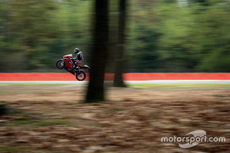 Lewis Hamilton, MV Agusta F4 LH 44