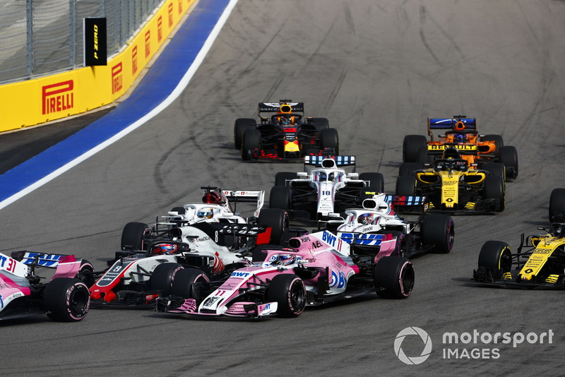 Los Force India, en la zona media
