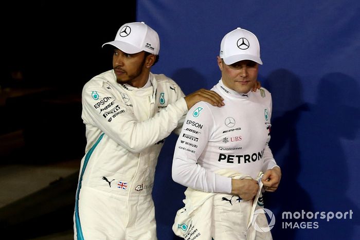Lewis Hamilton, Mercedes AMG F1 y Valtteri Bottas, Mercedes AMG F1 en Parc Ferme 