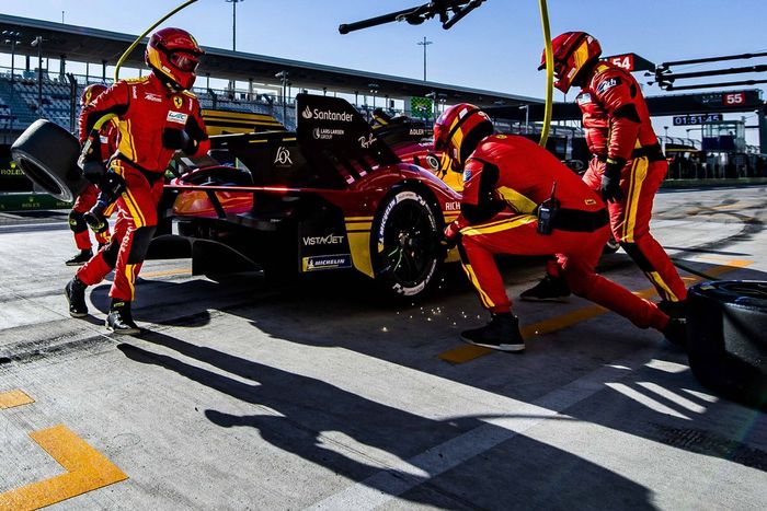 #51 AF Corse Ferrari 499P: Alessandro Pier Guidi, James Calado, Antonio Giovinazzi