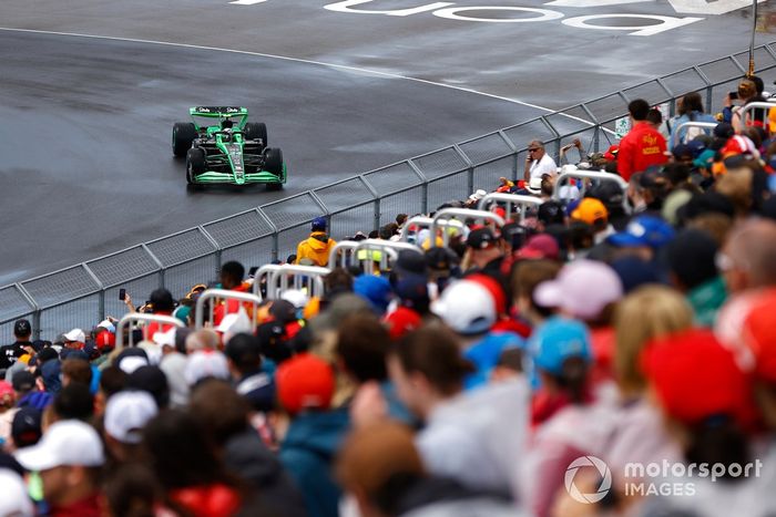 Zhou Guanyu, Stake F1 Team Kick Sauber C44