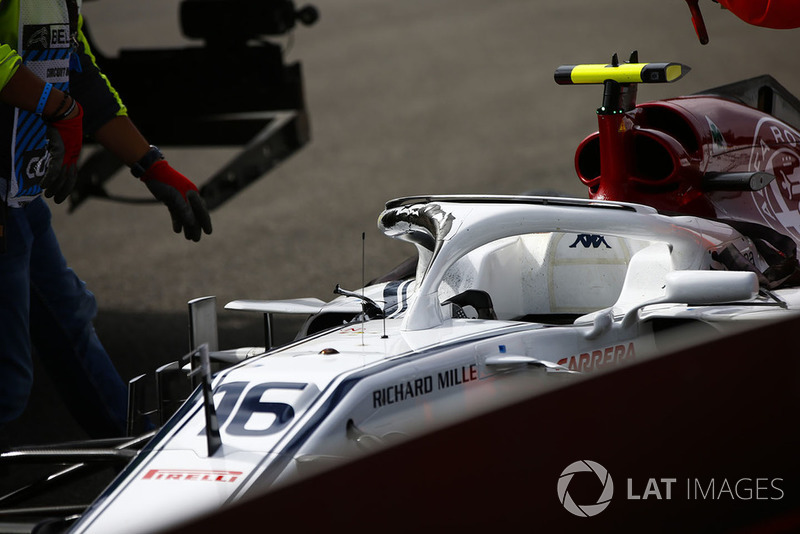 Charles Leclerc, Sauber C37, mengalami kecelakaan di GP Belgia