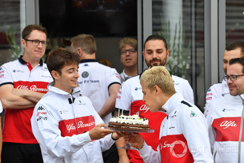 Sauber birthday celebrations for Marcus Ericsson, Sauber with Charles Leclerc, Sauber
