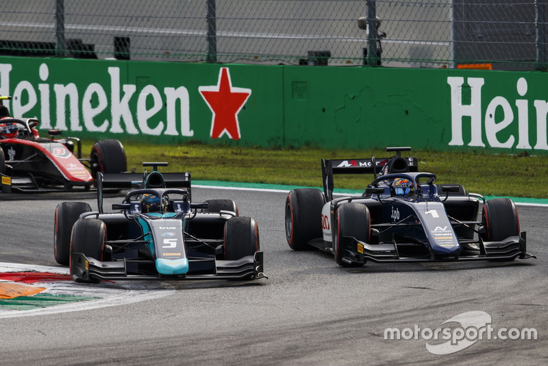 Albon, Markelov et Russell ont bataillé fort tout au long de la course