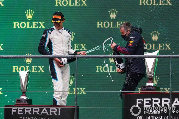 Podio: segundo lugar George Russell, Williams