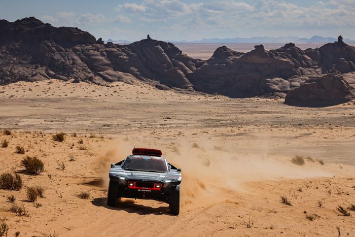 #202 Team Audi Sport Audi: Carlos Sainz, Lucas Cruz