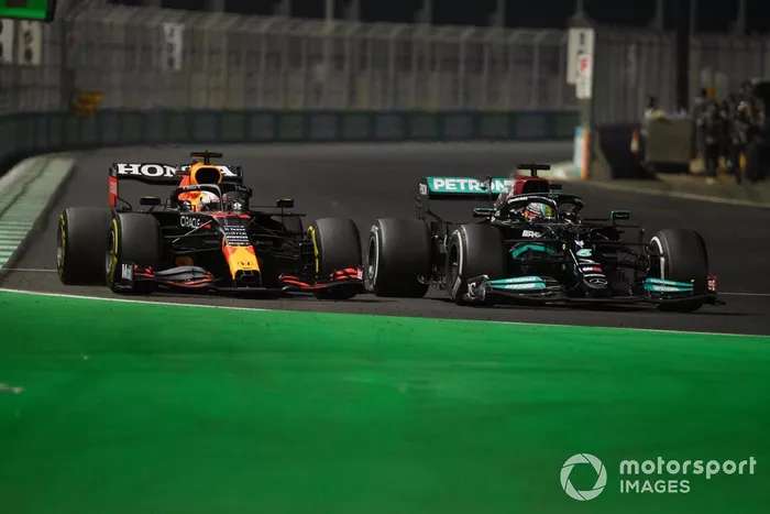 Lewis Hamilton, Mercedes W12, Max Verstappen, Red Bull Racing RB16B