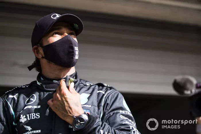 Ganador de la pole position Lewis Hamilton, Mercedes-AMG F1