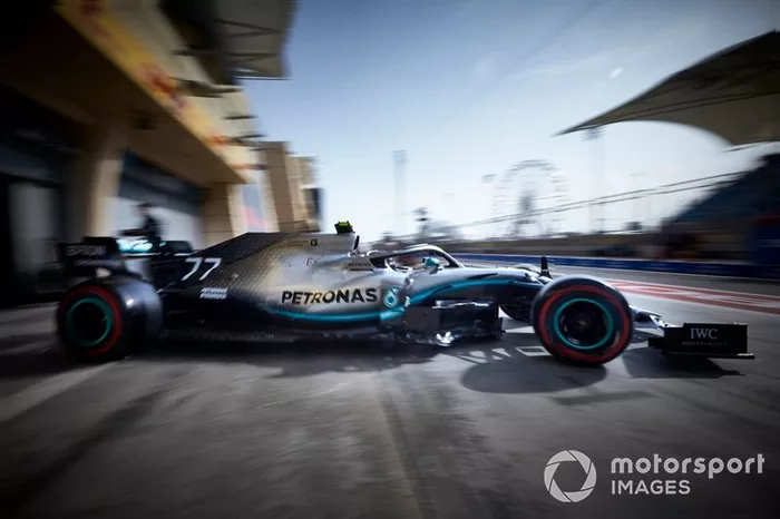 Valtteri Bottas, Mercedes AMG W10, leaves the garage