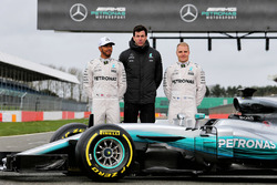 Lewis Hamilton, Mercedes AMG F1, Valtteri Bottas, Mercedes AMG F1, Toto Wolff, directeur exécutif Mercedes AMG F1