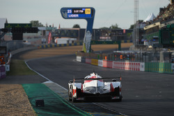 #8 Toyota Gazoo Racing Toyota TS050 Hybrid: Anthony Davidson, Sébastien Buemi, Kazuki Nakajima