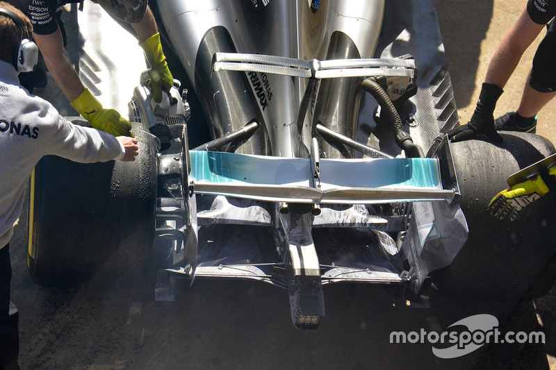 Задня частина Mercedes AMG F1 W08