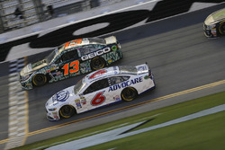 Casey Mears, Germain Racing, Chevrolet; Trevor Bayne, Roush Fenway Racing, Ford