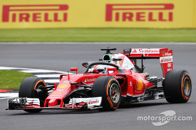 Sebastian Vettel, Ferrari SF16-H mit dem Halo-Cockpitschutz