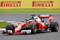 Sebastian Vettel, Ferrari SF16-H mit dem Halo-Cockpitschutz