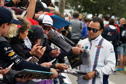 Felipe Massa, Williams signeert handtekeningen voor de fans