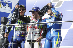 Podium: ganador, Cal Crutchlow, Team LCR Honda, segundo, Valentino Rossi, Yamaha Factory Racing, ter