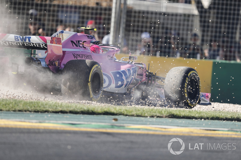 Esteban Ocon, Force India VJM11, runs off the track