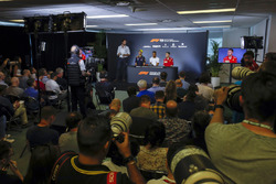 La conférence de presse avec Daniel Ricciardo, Red Bull Racing, Lewis Hamilton, Mercedes AMG F1, et Sebastian Vettel, Ferrari