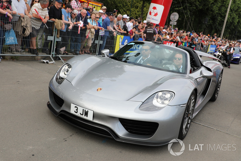 Porsche car
