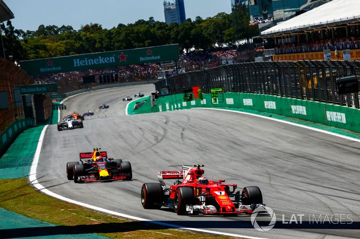 Kimi Raikkonen, Ferrari SF70H, Max Verstappen, Red Bull Racing RB13