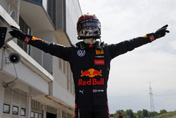 Le vainqueur Dan Ticktum, Motopark Dallara F317 - Volkswagen