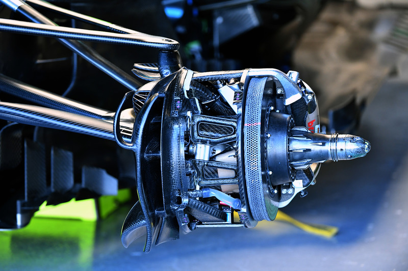 Передние тормоза Mercedes F1 W09