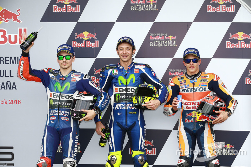 Ganador de la pole Valentino Rossi, Yamaha Factory Racing, segundo lugar Jorge Lorenzo, Yamaha Factory Racing, tercer lugar Marc Márquez, Repsol Honda Team