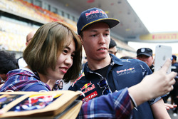 Даниил Квят, Red Bull Racing с фанатами
