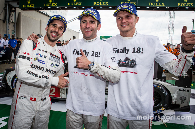 Race winners #2 Porsche Team Porsche 919 Hybrid: Neel Jani, Romain Dumas, Marc Lieb celebrate