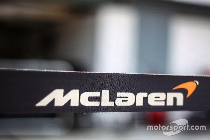 A McLaren tem o maior número de vitórias entre as equipes: 13. Mas a Ferrari soma 14 se contarmos dois triunfos numa época em que as corridas no Canadá não eram válidas pelo campeonato da F1.