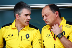 (L to R): Nick Chester, Renault Sport F1 Team Chassis Technical Director with Frederic Vasseur, Rena