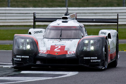 #2 Porsche Team Porsche 919 Hybrid: Timo Bernhard, Earl Bamber, Brendon Hartley