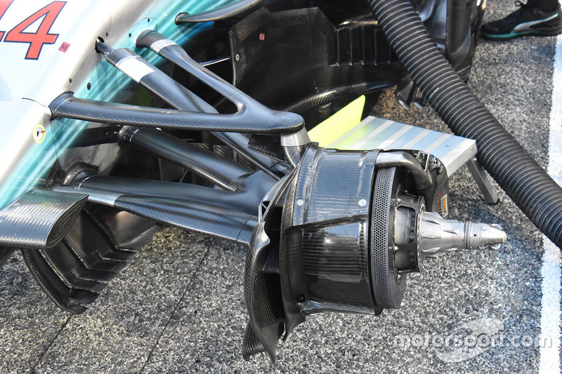 Mercedes AMG F1 W08 detalle de los tambores de freno delantero