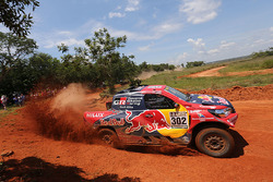 #302 Toyota Gazoo Racing Toyota: Giniel de Villiers, Dirk von Zitzewitz