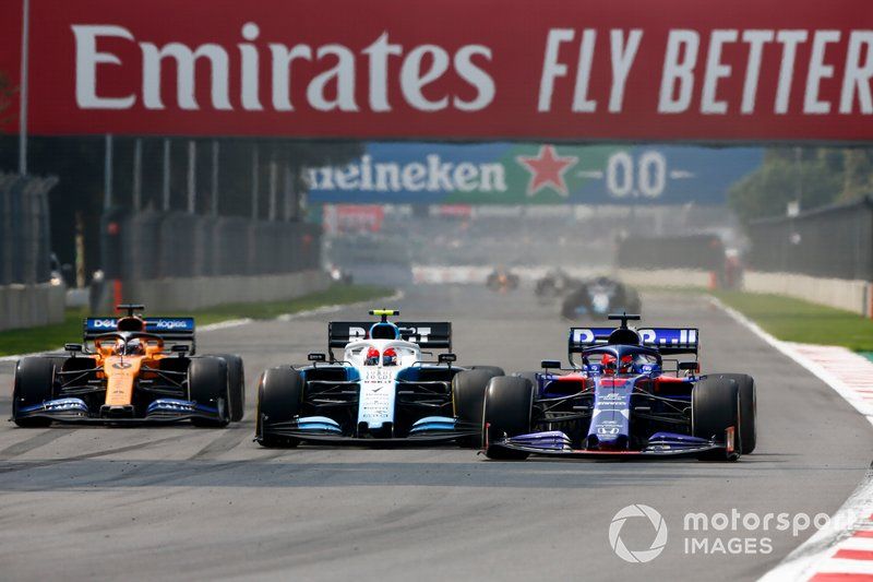 Carlos Sainz Jr., McLaren MCL34, Robert Kubica, Williams FW42, Daniil Kvyat, Toro Rosso STR14