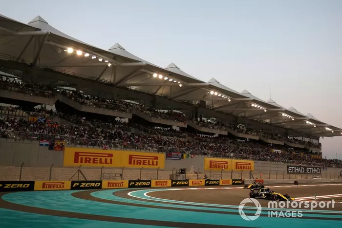 Daniel Ricciardo, Renault F1 Team R.S.19, Nico Hulkenberg, Renault F1 Team R.S. 19