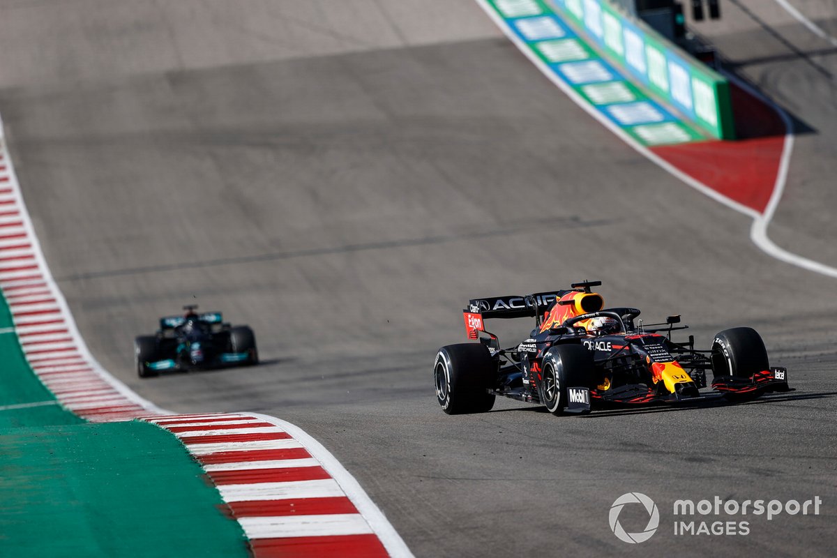 Max Verstappen, Red Bull Racing RB16B, Lewis Hamilton, Mercedes W12