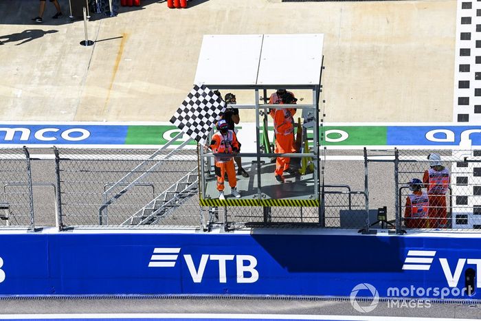 Bandera a cuadros en la FP1 de Sochi