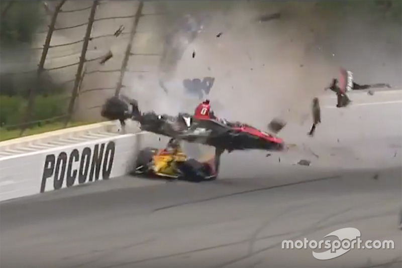 Robert Wickens, Schmidt Peterson Motorsports Honda and Ryan Hunter-Reay, Andretti Autosport Honda crash