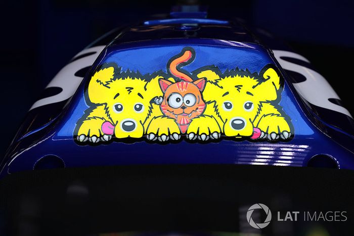 Detalle de la pegatina de la moto de Valentino Rossi, Yamaha Factory Racing