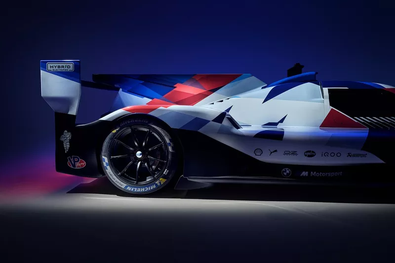 BMW M Hybrid V8 livery