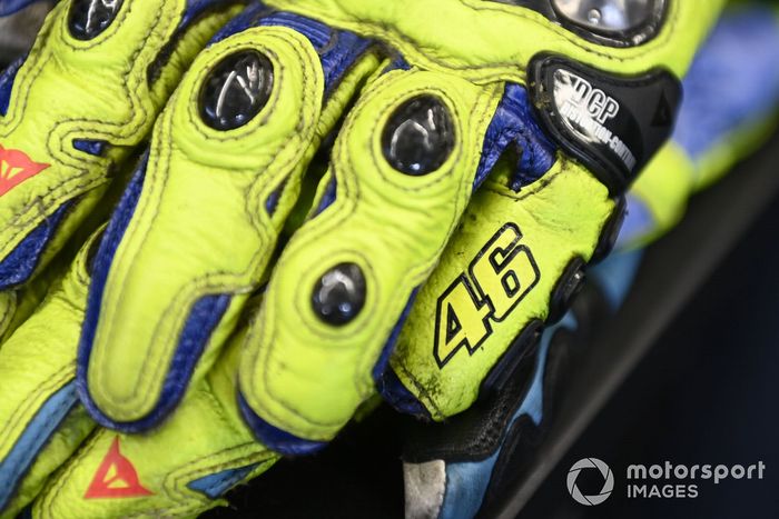 Los guantes de Valentino Rossi, Petronas Yamaha SRT