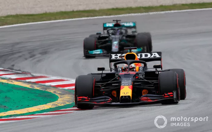 Max Verstappen, Red Bull Racing RB16B, Lewis Hamilton, Mercedes W12